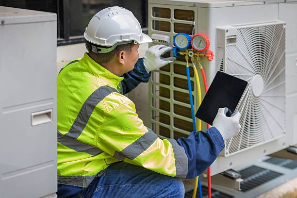Professional Hvac technician working in Yorktown, IN